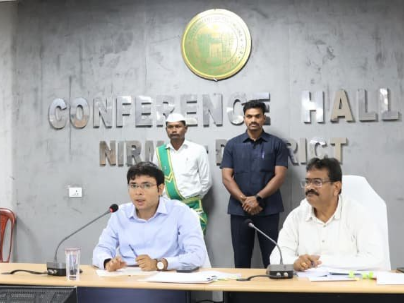 అక్రమ ఇసుక రవాణాకు పాల్పడే వారిపై కఠిన చర్యలు తీసుకోవాలని జిల్లా కలెక్టర్ భవేశ్ మిశ్రా సంబంధిత అధికారులను ఆదేశించారు.